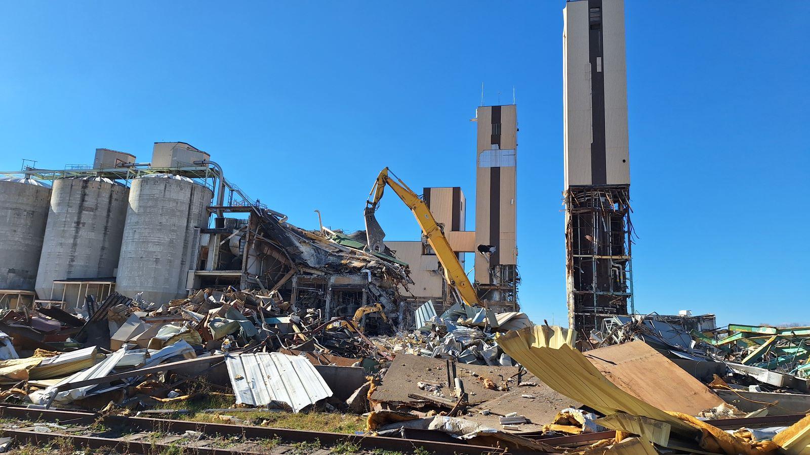 MRD Group is leveling the Wisconsin Rapids kraft mill site